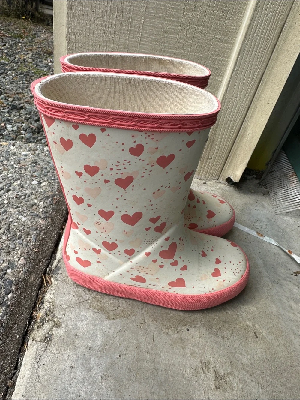 Hunter Kids Cream Rain Boots with Pink Hearts Size 9